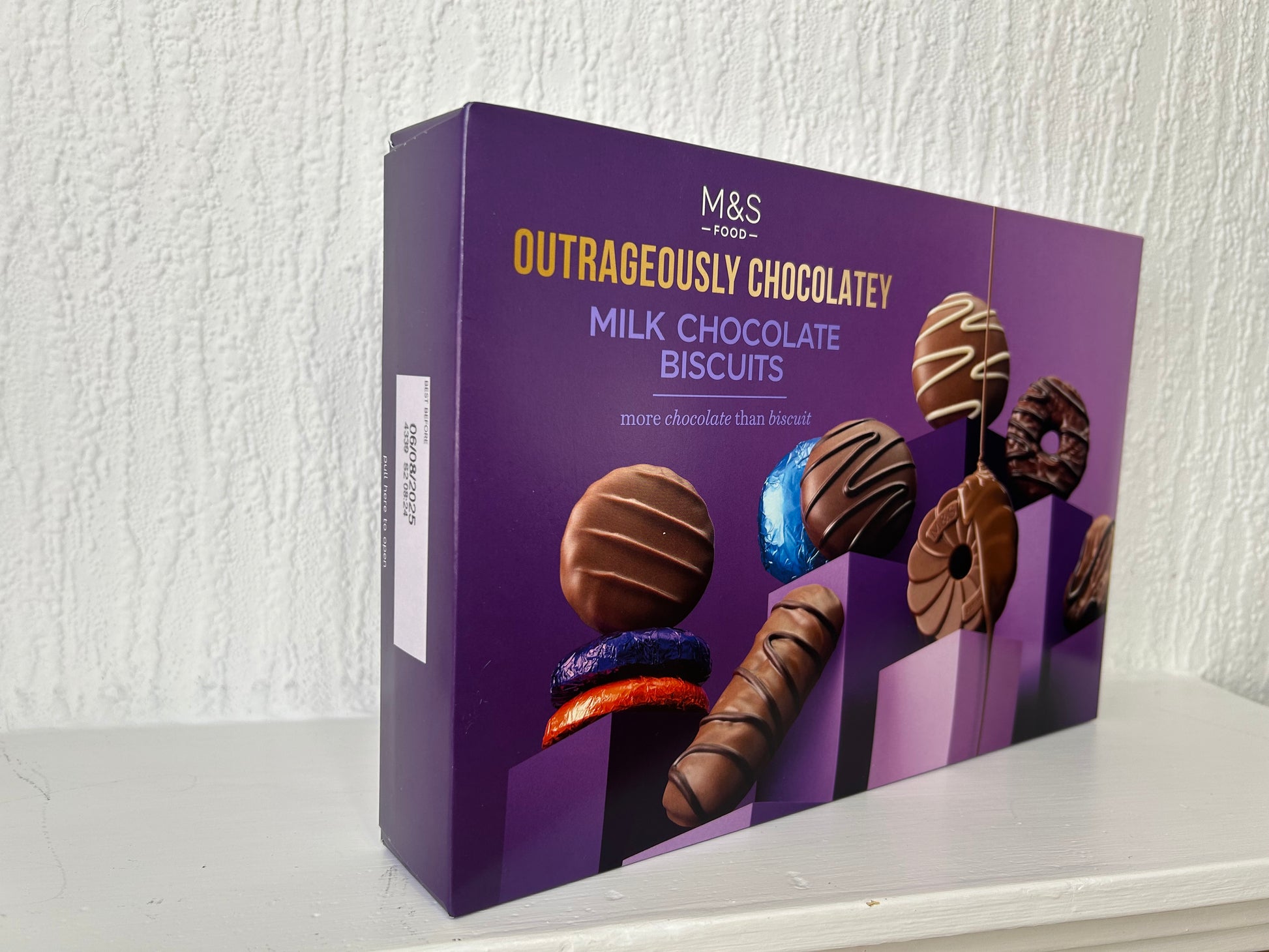 M&S Chocolate Biscuit Tin – Ideal gift for chocolate lovers