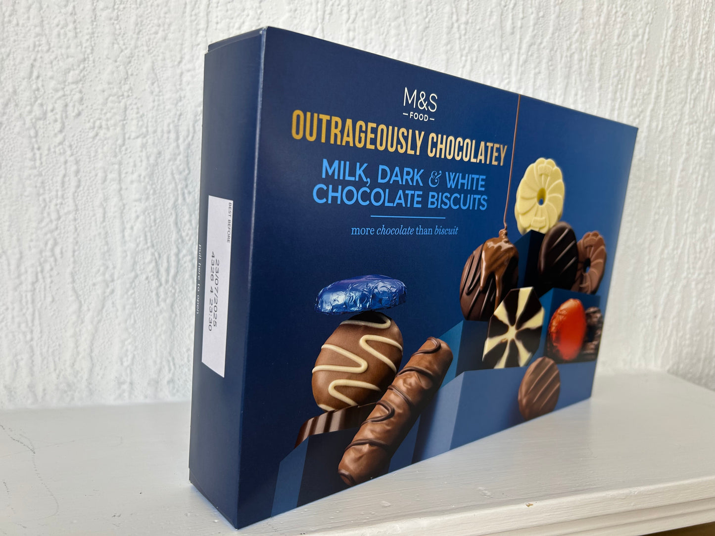 Gift Bundle Side View – Two-pack premium British biscuit set