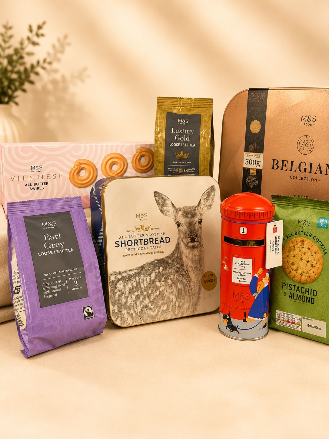 British luxury tea and biscuit gift set