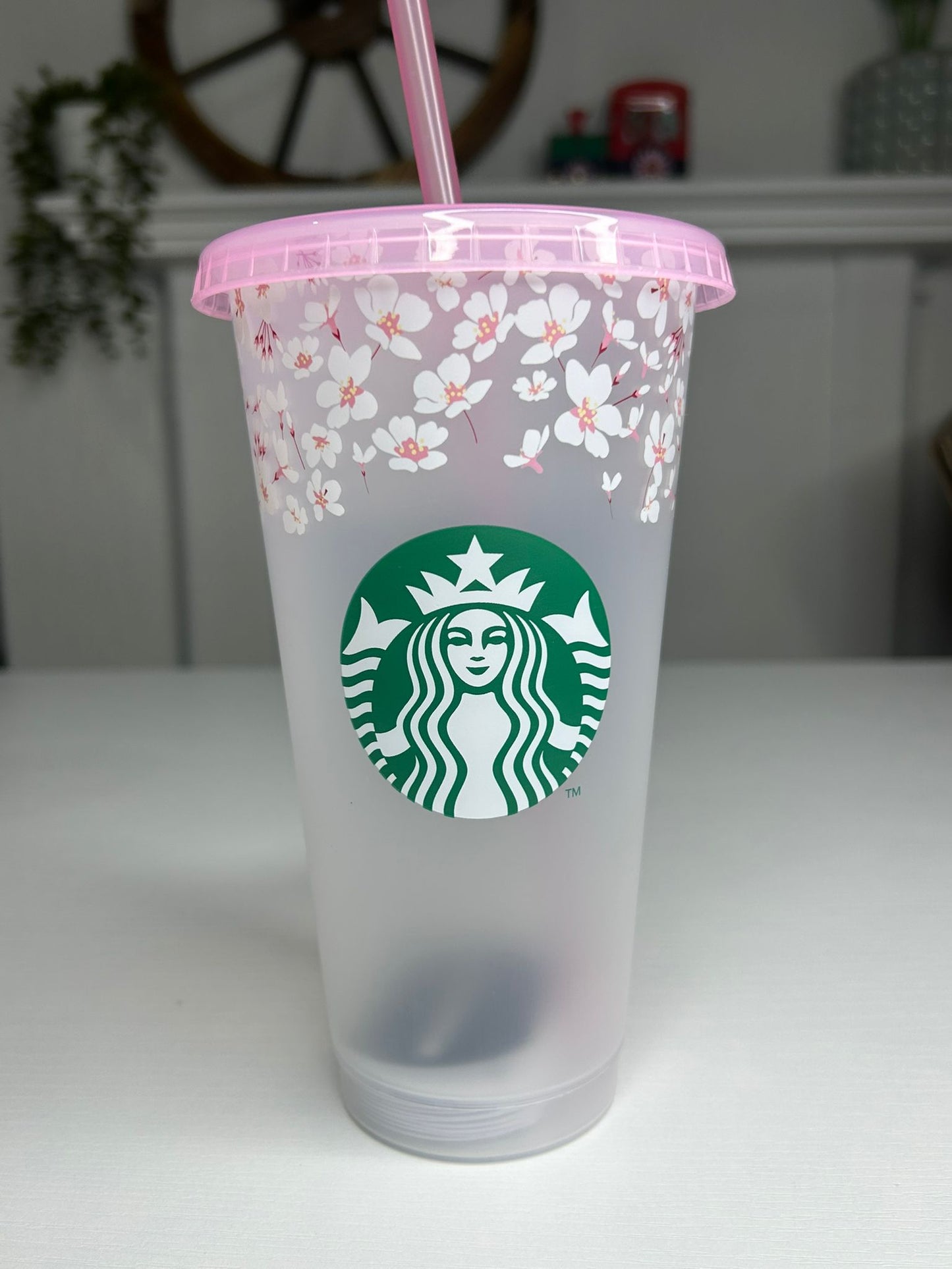 Starbucks Japanese Cherry Blossom Cold Cup 24oz with Straw Limited Edition
